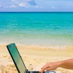 Risparmiare per prenotare una vacanza: 6 consigli