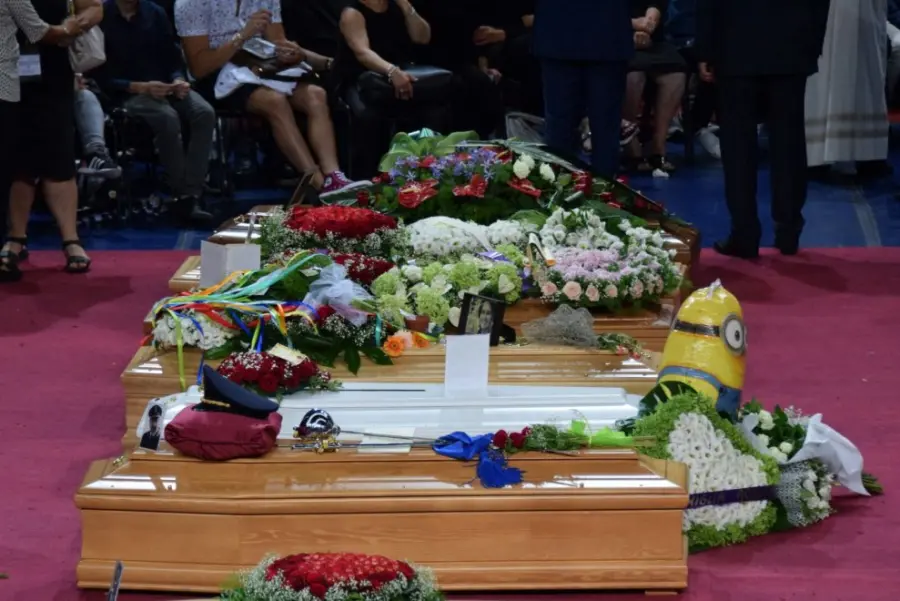 Scontro dei treni, funerali con Mattarella. Omelia: "Vita dimenticata per interessi"