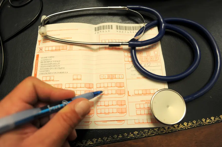 Addio al decreto "Taglia Esami", torna libertà di prescrivere per i medici