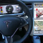 Tesla e guida automatica, sistema sotto osservazione dopo l'incidente mortale