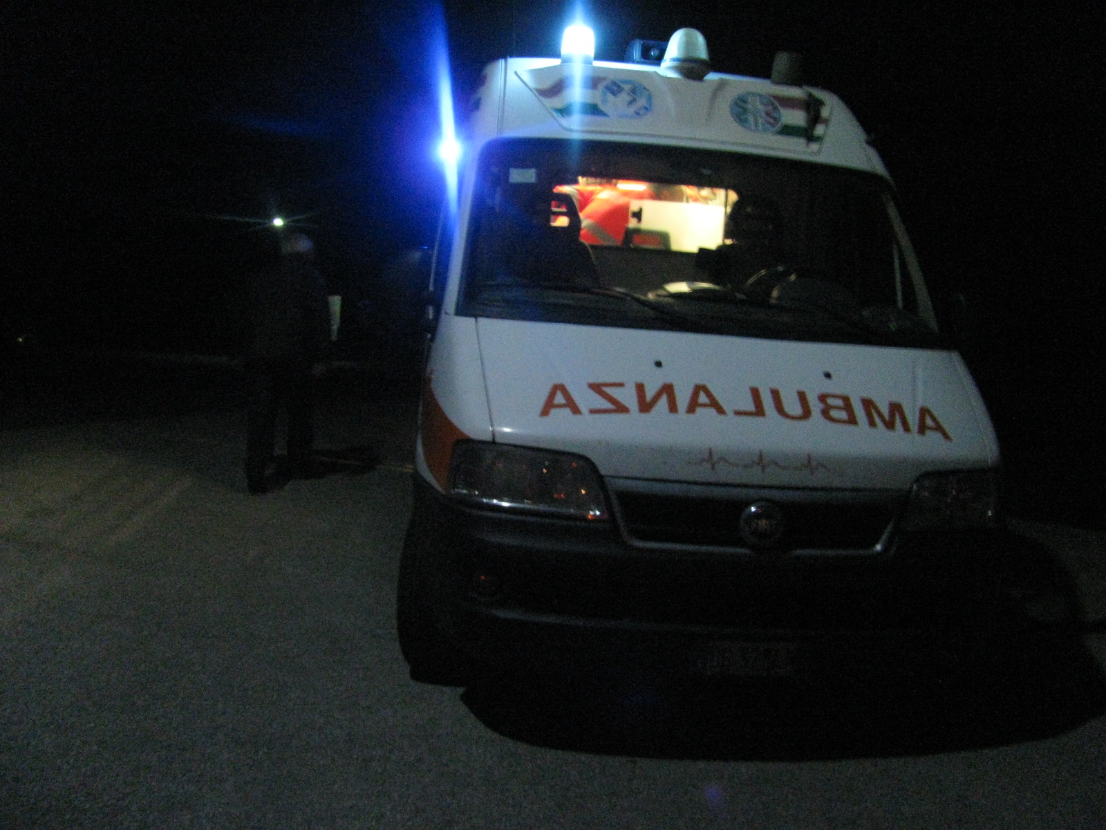 Acuto, uomo guida ubriaco e si scontra contromano: due ragazzi in prognosi riservata