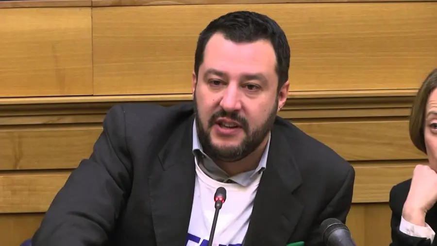 Ballottaggi domenica 19 giugno 2016 a Roma e Torino, Salvini: 'Voterei M5S'