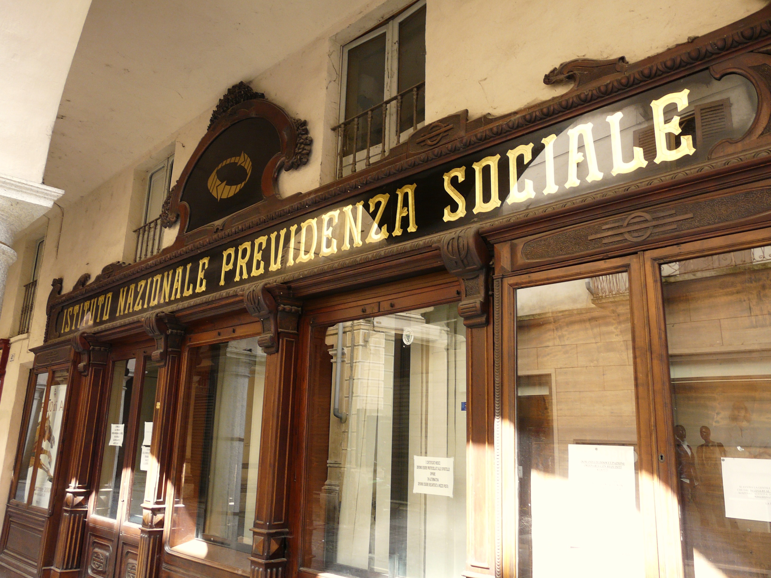 Inps: contratti di lavoro stabile in discesa, pesa taglio degli incentivi