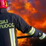 Frosinone, momenti di terrore in centro: auto esplode e si incendia