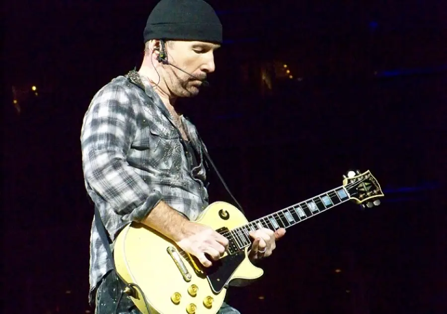U2, The Edge in Vaticano: concerto a sorpresa nella Cappella Sistina