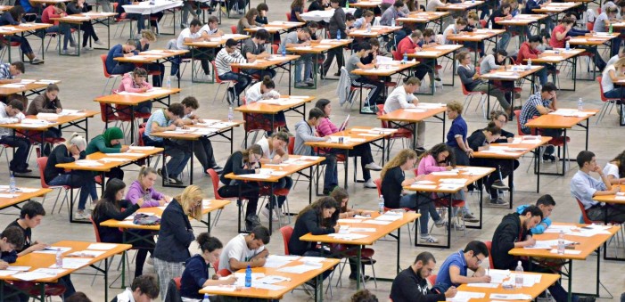 Concorso scuola, 63.712 cattedre per 165mila precari