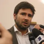 M5S: Di Battista non si candida alle europee, prepara viaggio in India