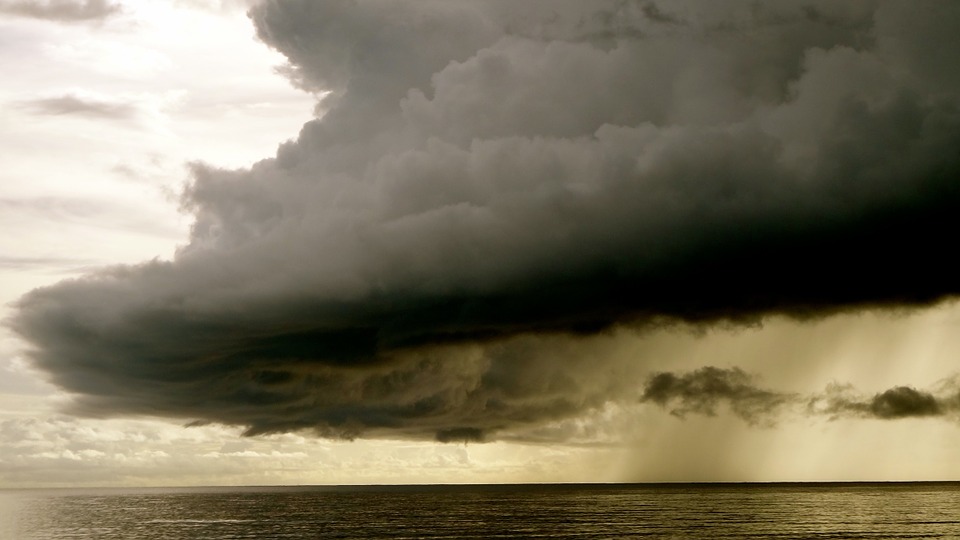 Previsioni meteo 19 maggio 2016 centro-nord Italia, allerta per temporali