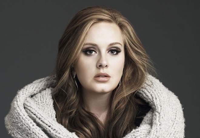 Adele s’arrabbia al concerto: "Smettila di riprendermi"