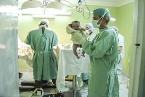 Ospedale di Trapani, pediatria vietata ai padri dei bambini causa 'mogli e mariti gelosi'